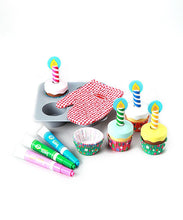 Melissa and Doug - Bake and Decorate Cupcake Set