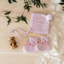 Snuggle Hunny - 	Pink Merino Wool Bonnet & Booties